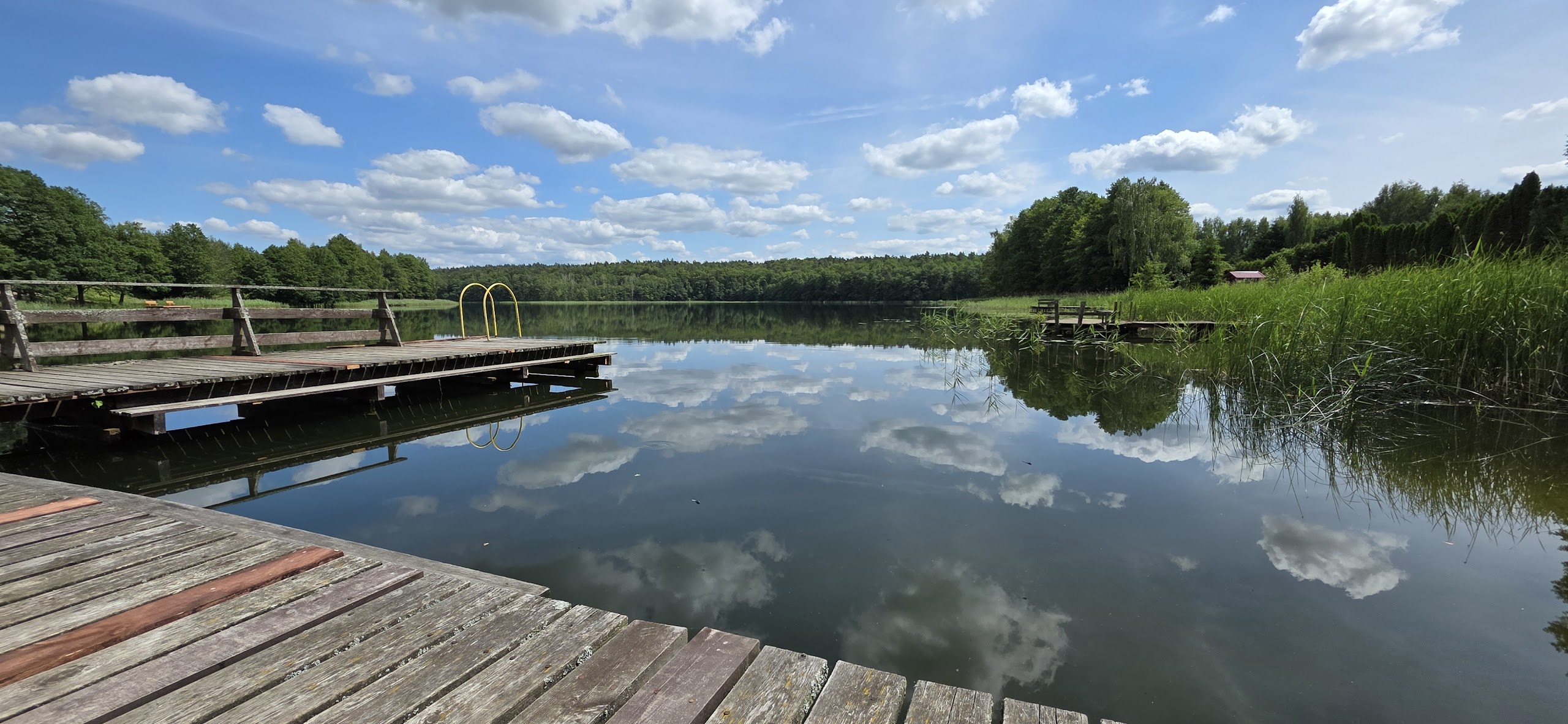 Jezioro – pomost z drabinką